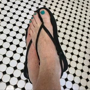 ✨HAVAIANAS  black thongs women's size 38 Like New!